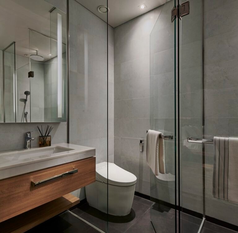 CONLAY Type A 1Bedroom - Master Bathroom